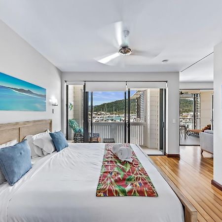 Seas The Day At The Marina Apartment Airlie Beach Bagian luar foto