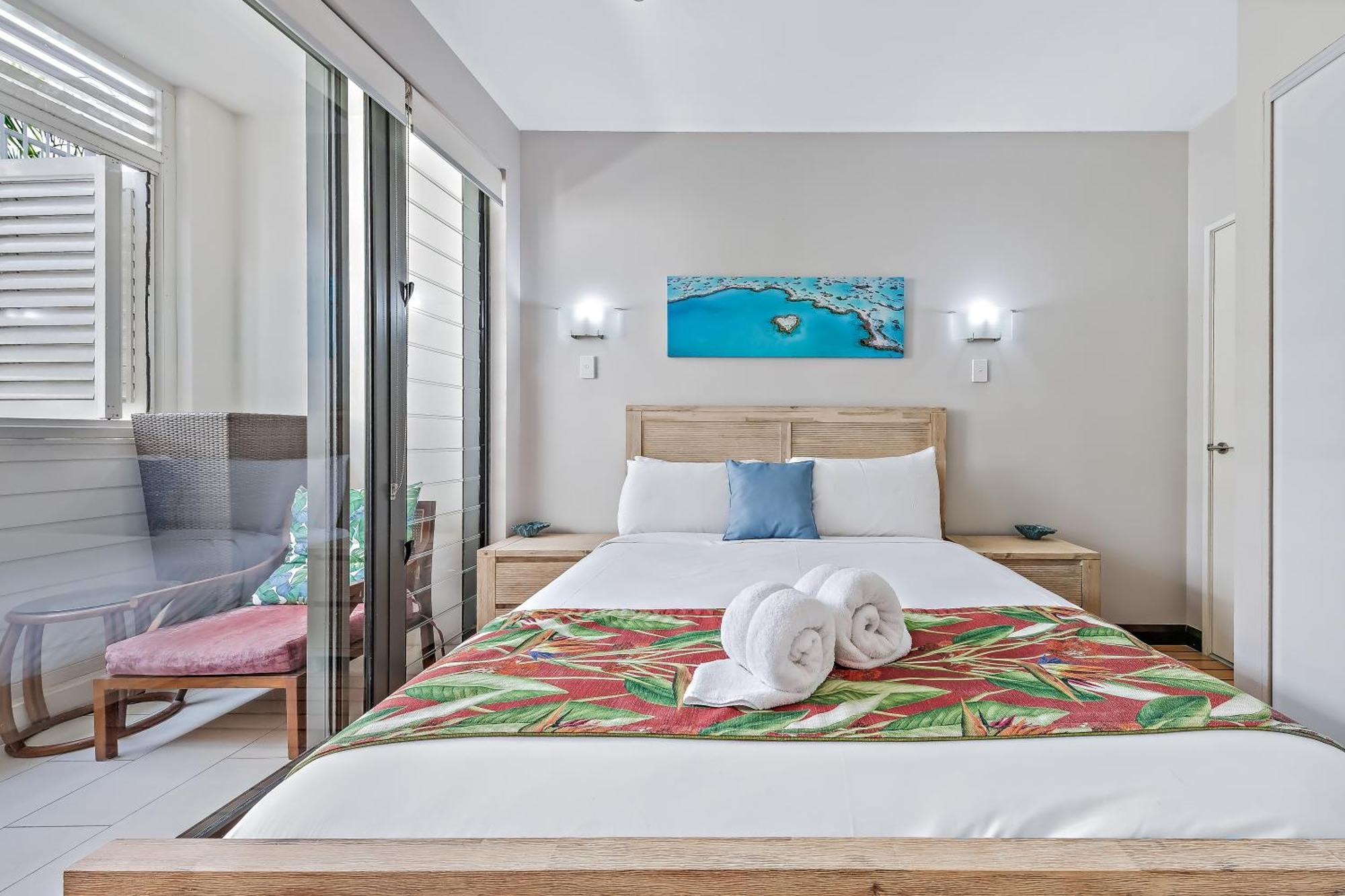 Seas The Day At The Marina Apartment Airlie Beach Bagian luar foto
