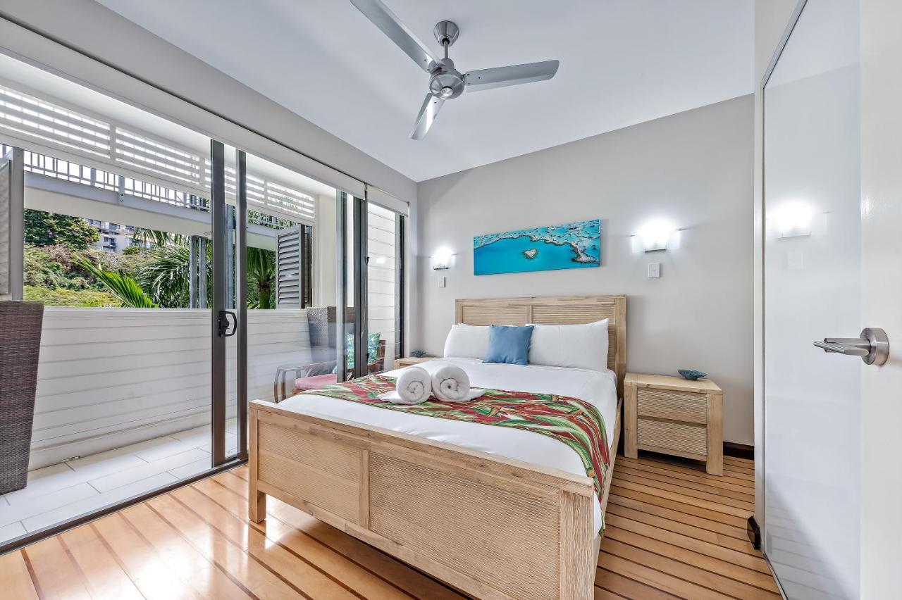 Seas The Day At The Marina Apartment Airlie Beach Bagian luar foto